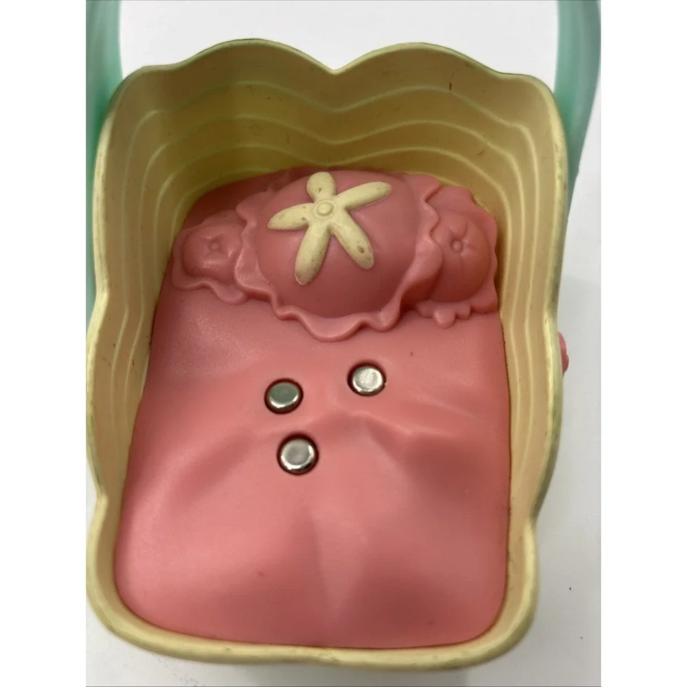 Littlest Pet‎ Shop Magic Motion Pets Yum Yum Puppy Dog, Bed
